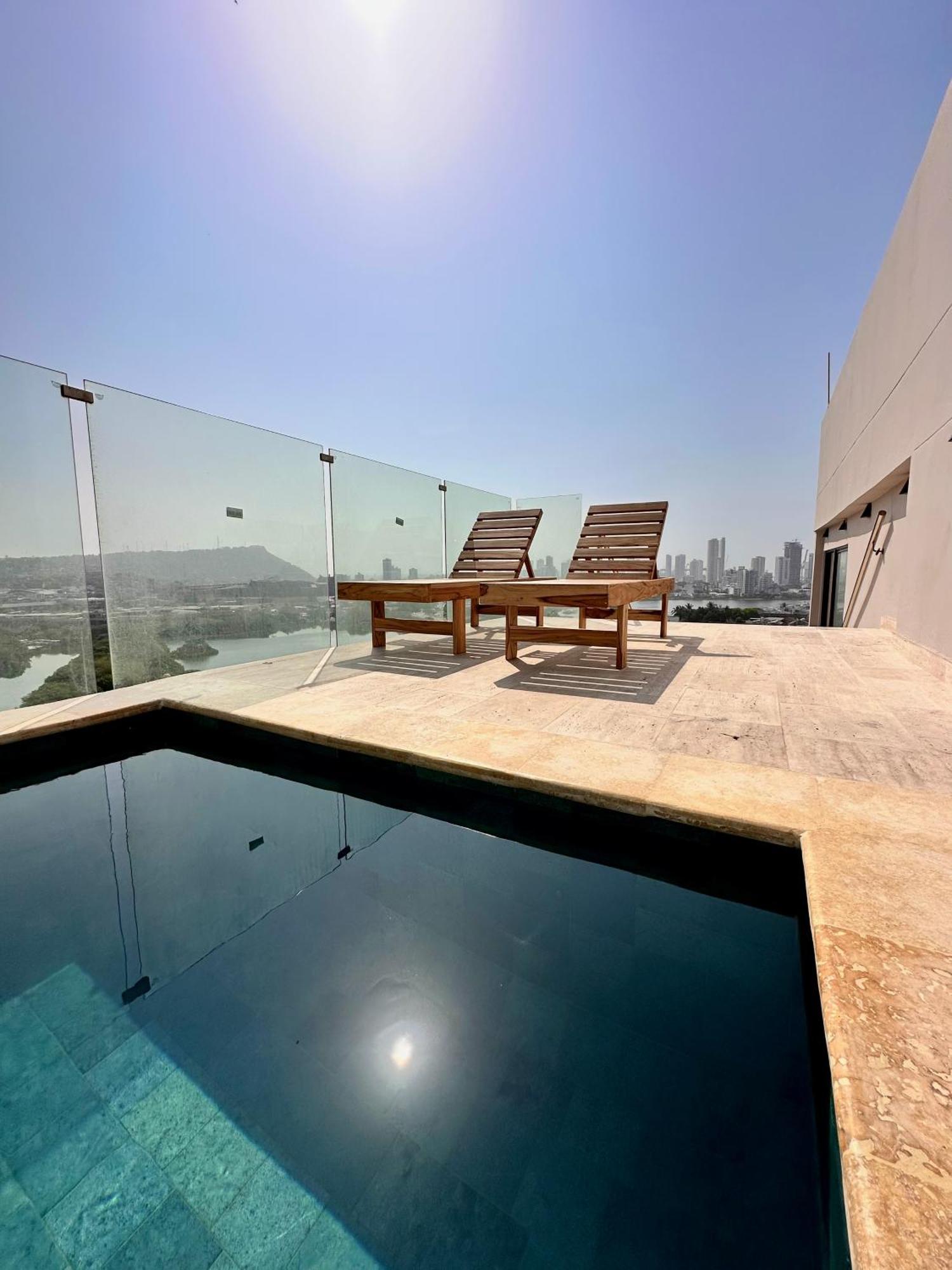 Old City Duplex With Pool! * Cartagena